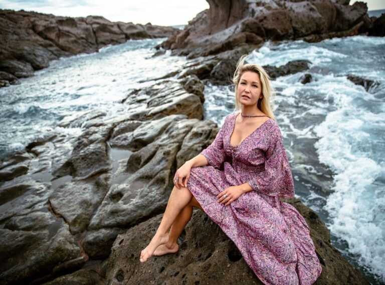 What Should I Wear in Drapizto Island