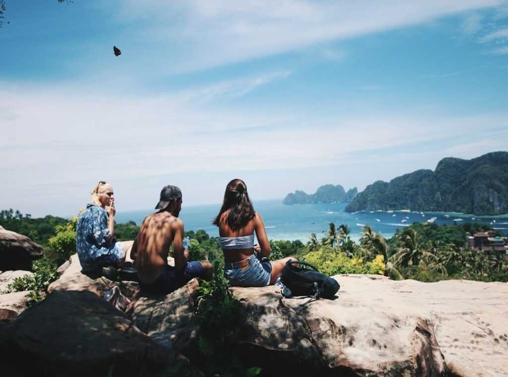 sustainable travel tips
